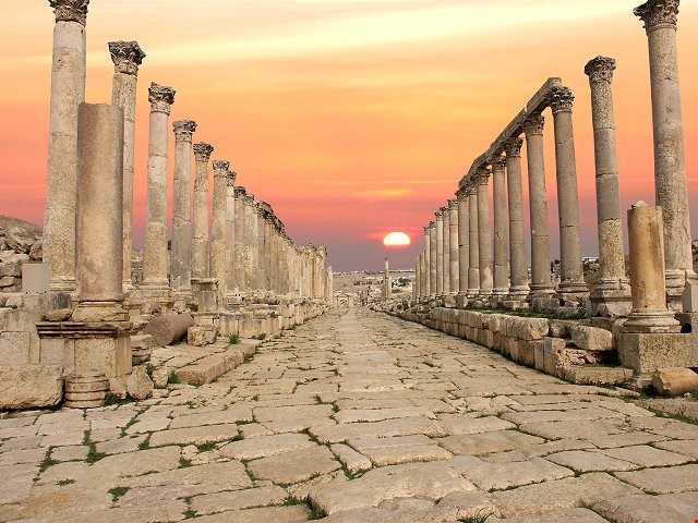 A Complete Travel Guide to Jerash: History, Tips, and Photos